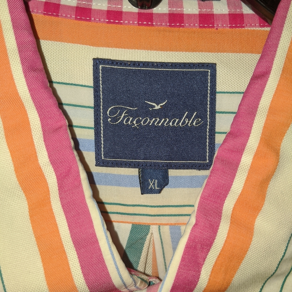 Fun causal button down - Picture 2 of 3